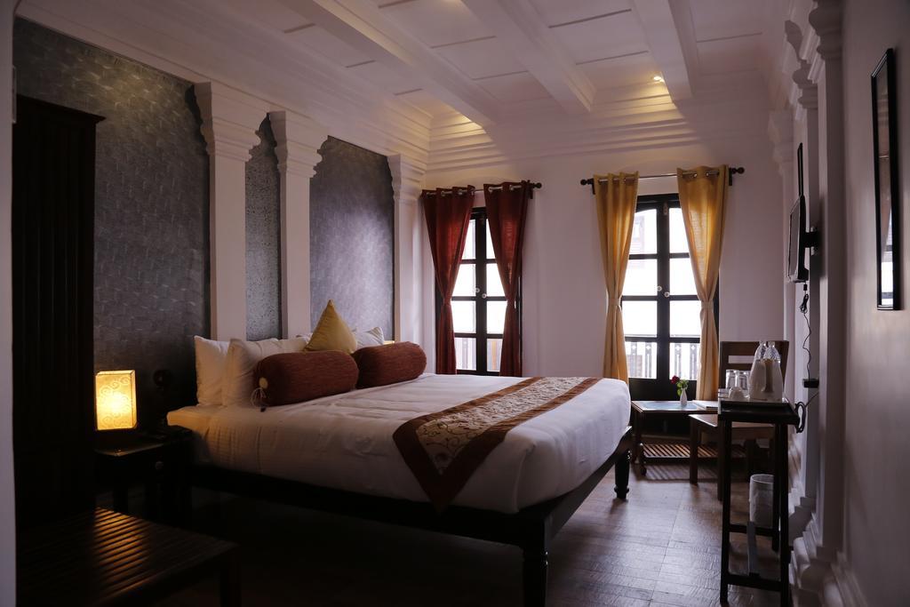 Le Chateau Pondicherry Rum bild