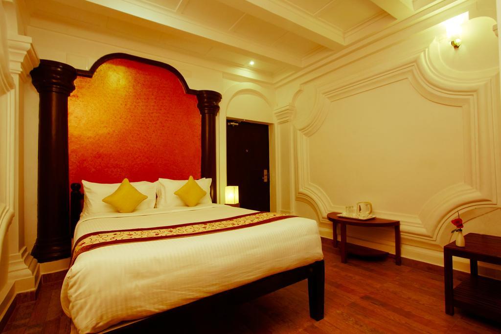 Le Chateau Pondicherry Rum bild
